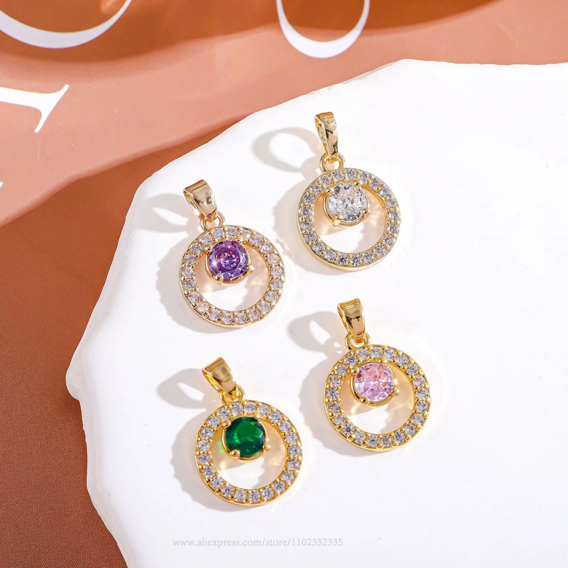 10pcs/ Bag Fashionable diamond inlaid exquisite hollow circular pendant DIY earrings bracelet necklace accessories
10pcs/ Bag Fashionable diamond inlaid exquisite hollow circular pendant DIY earrings bracelet necklace accessories