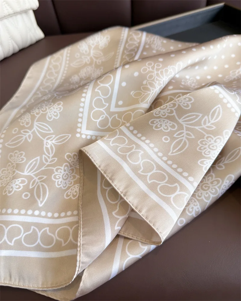Designer Silk Square Scarf Women Satin Shawl Wrap Hijab Female Hair Band Wrist Luxury Headkerchief 70*70cm Echarpe 2025 Bandana
Designer Silk Square Scarf Women Satin Shawl Wrap Hijab Female Hair Band Wrist Luxury Headkerchief 70*70cm Echarpe 2025 Bandana