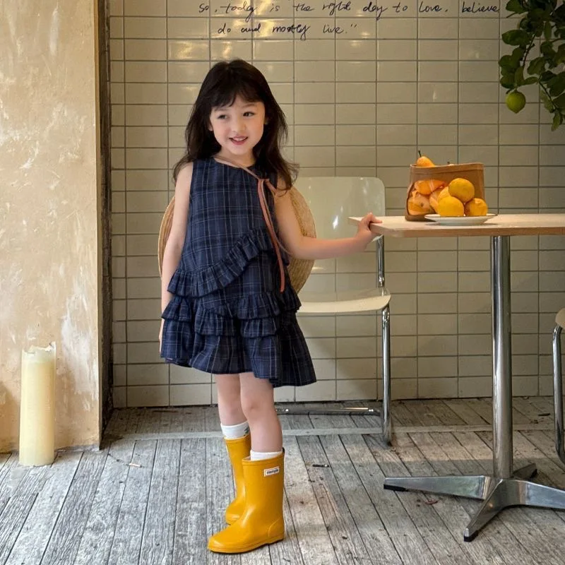 Girls' Summer New Fashionable and Irregular Tank Top Princess Fashion and Beautiful Plaid Dress Kids Outwear Skirt
Girls' Summer New Fashionable and Irregular Tank Top Princess Fashion and Beautiful Plaid Dress Kids Outwear Skirt