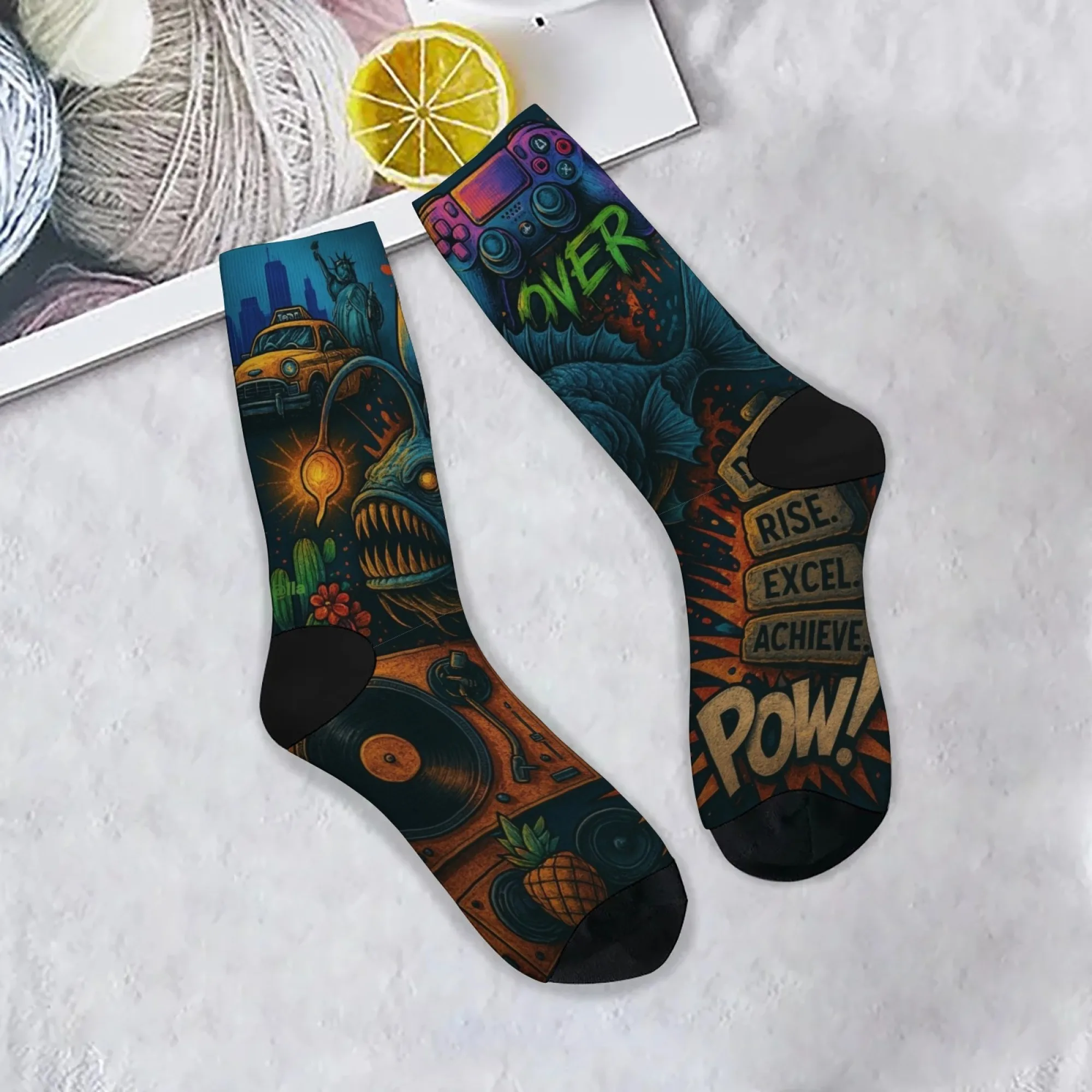 Retro street art deep-sea monster fish pattern casual socks, unique trendy men's socks with game elements, novel Harajuku gift.
Retro street art deep-sea monster fish pattern casual socks, unique trendy men's socks with game elements, novel Harajuku gift.
