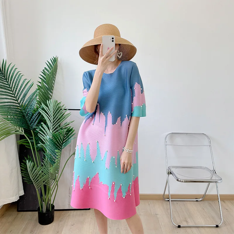 Pleated Beaded Print Dress 2022 Summer Loose Thin Top Mother's Dress Large Women's Dress Medium Length
Pleated Beaded Print Dress 2022 Summer Loose Thin Top Mother's Dress Large Women's Dress Medium Length