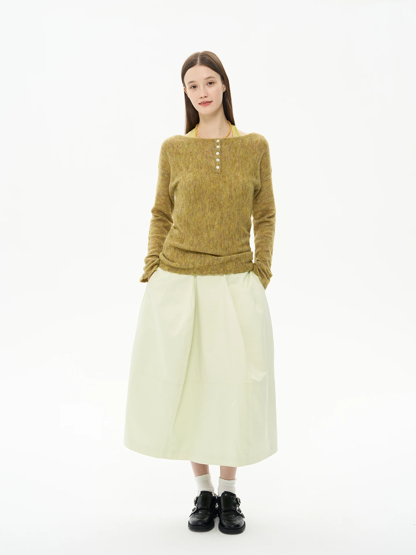 Elegant Green Satin Pleated Flower Bud Skirt Versatile Long Umbrella Skirt 3D Shaped Stylish High Waist Loose Fit
Elegant Green Satin Pleated Flower Bud Skirt Versatile Long Umbrella Skirt 3D Shaped Stylish High Waist Loose Fit