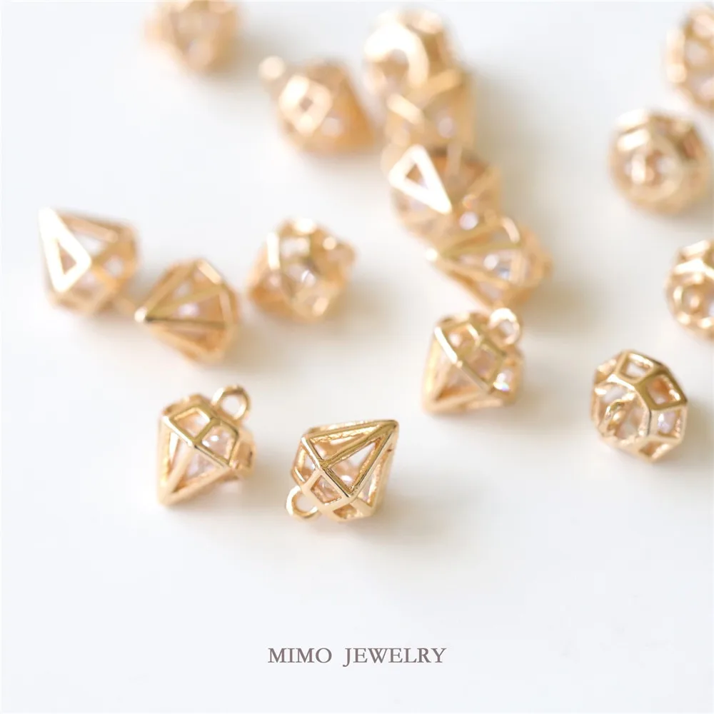 1PCS DIY Handmade Accessory of Copper-plated Real Gold Hollowed-out Zircon Diamond-shaped Multi-faceted Hydrangea Pendant
1PCS DIY Handmade Accessory of Copper-plated Real Gold Hollowed-out Zircon Diamond-shaped Multi-faceted Hydrangea Pendant