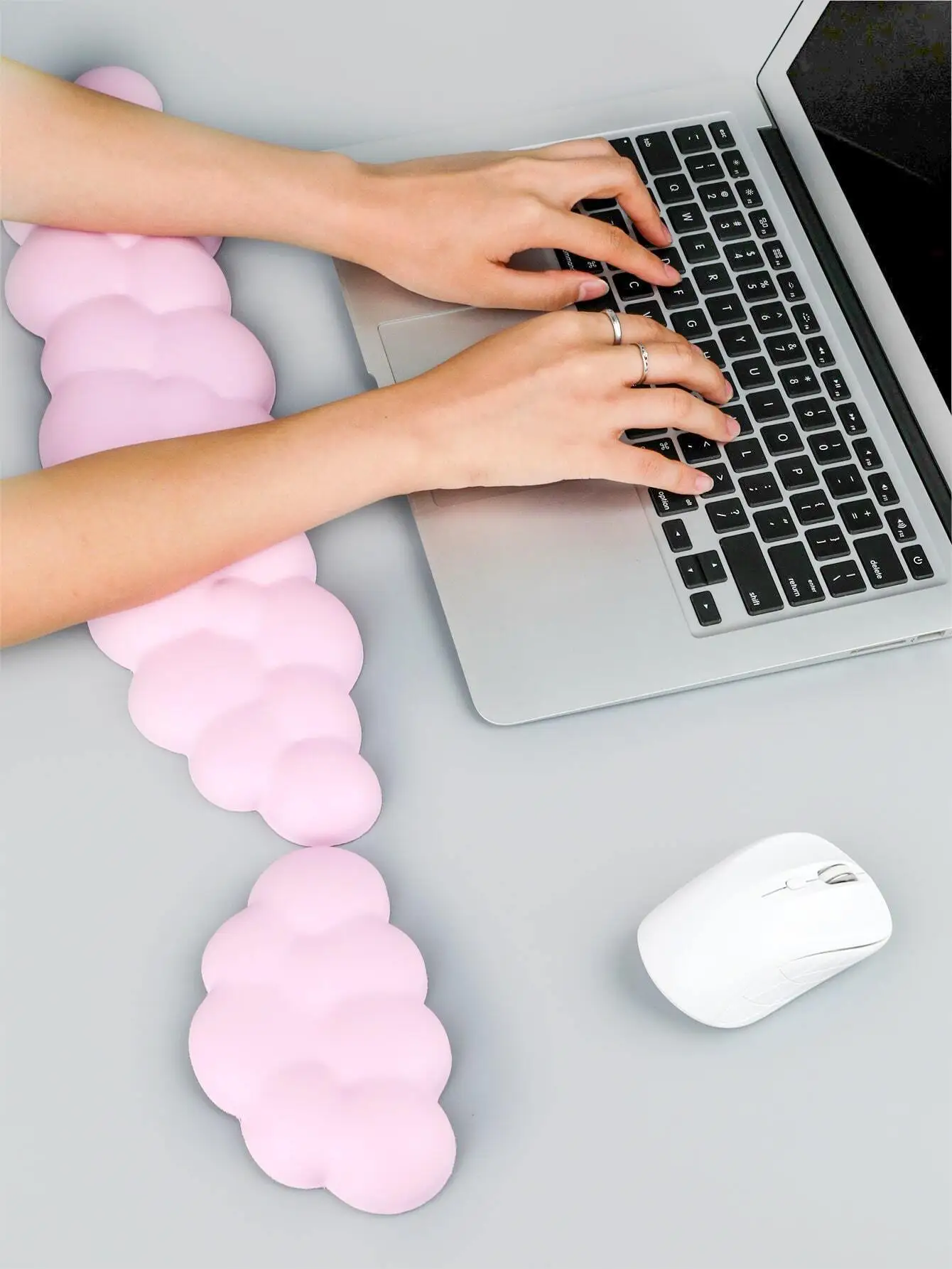 2-piece cloud-shaped mouse pad and keyboard wrist rest set, unisex - non-slip silicone base
2-piece cloud-shaped mouse pad and keyboard wrist rest set, unisex - non-slip silicone base