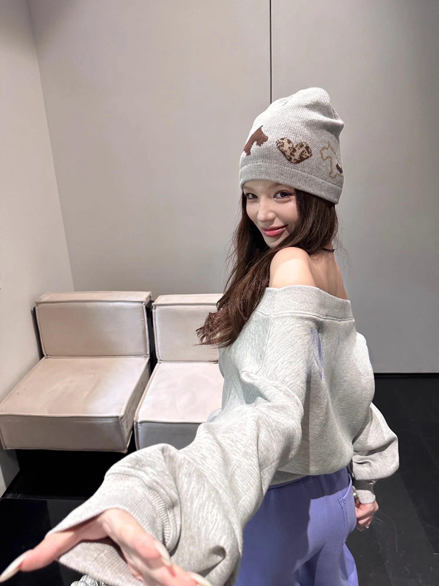 Свободный американский свитшот с длинными рукавами и принтом, женский зимний укороченный топ в корейском стиле, облегающий, с надписью
Свободный американский свитшот с длинными рукавами и принтом, женский зимний укороченный топ в корейском стиле, облегающий, с надписью