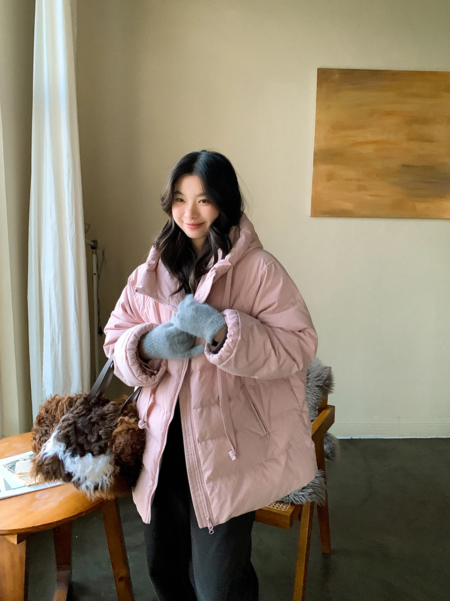 Thiened 90 White Goose down Puffer Jaet with Hat Casual Bread Sle Women's Coat Pink Color Warm Zipper Closure Long Sve
Thiened 90 White Goose down Puffer Jaet with Hat Casual Bread Sle Women's Coat Pink Color Warm Zipper Closure Long Sve