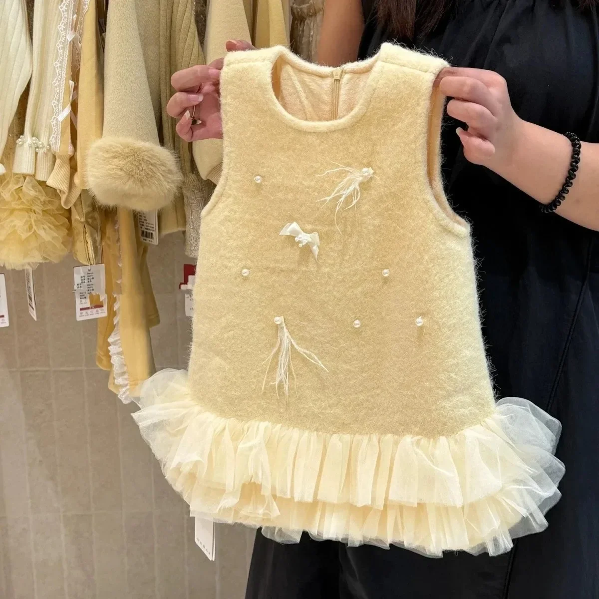 Girls Fashionable Bow Pearl Mesh Spliced Woolen Vest Dress Autumn Winter New Style Children's Sweater And Dress
Girls Fashionable Bow Pearl Mesh Spliced Woolen Vest Dress Autumn Winter New Style Children's Sweater And Dress