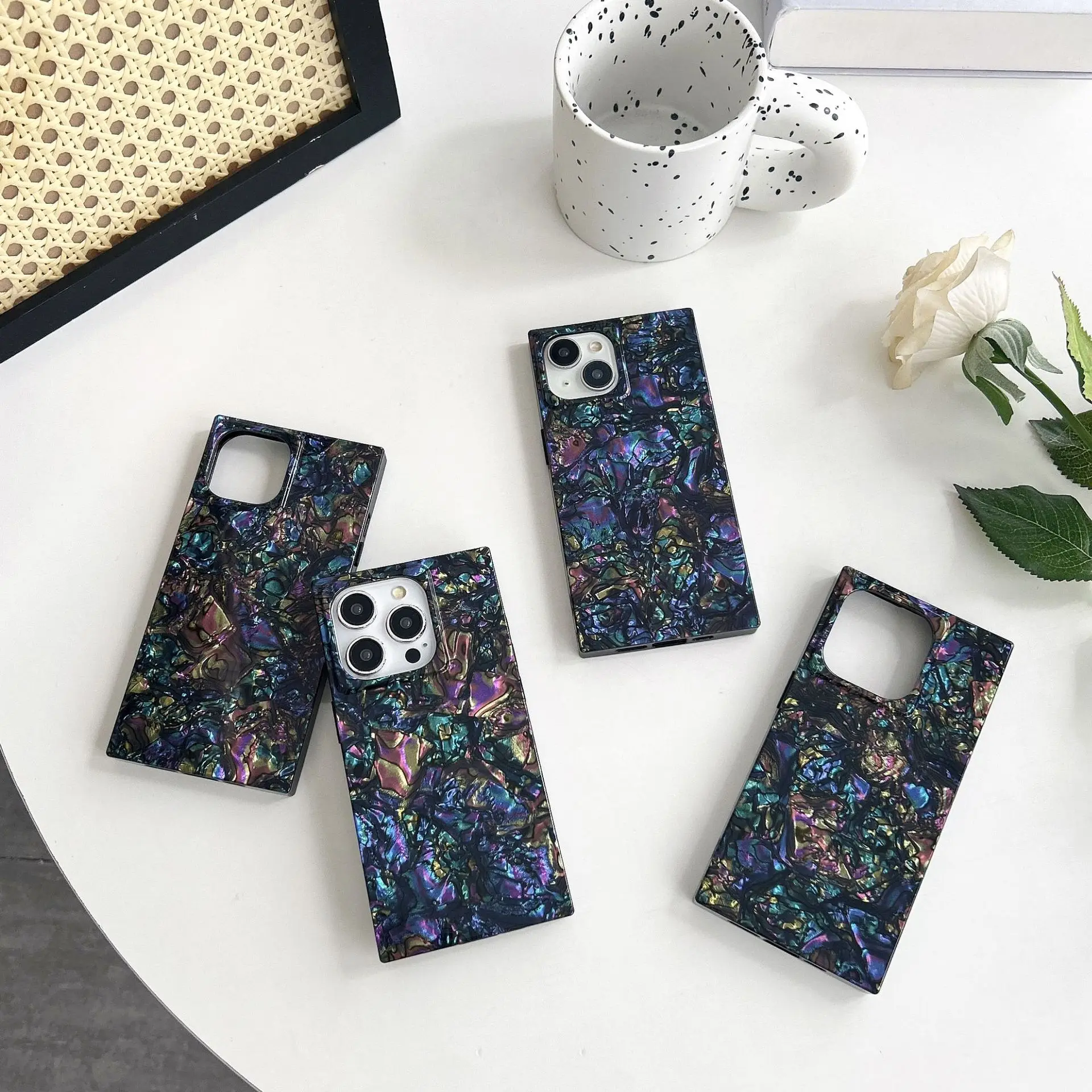 Роскошный прямоугольный чехол цвета радуги с жемчужным узором для iPhone 16 Pro Max 15 14 13, модная уникальная мягкая задняя крышка из ТПУ
Роскошный прямоугольный чехол цвета радуги с жемчужным узором для iPhone 16 Pro Max 15 14 13, модная уникальная мягкая задняя крышка из ТПУ