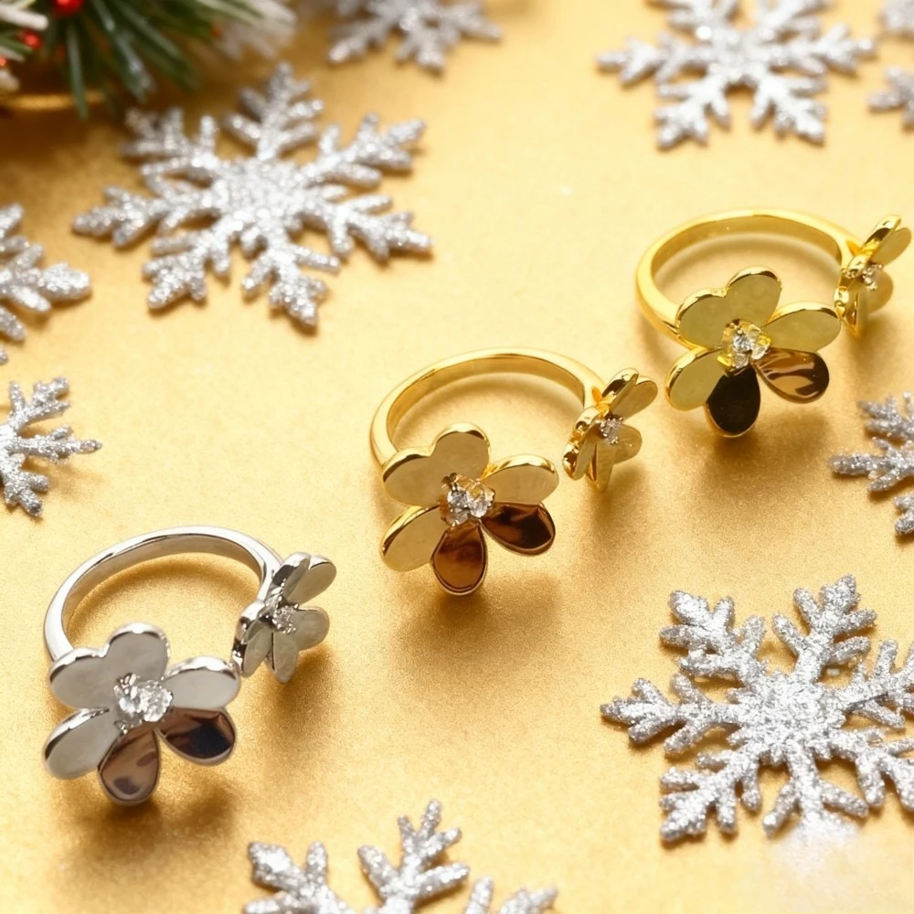 Модные аксессуары. Кольцо Light and Fresh Style 2025 года — высококачественный аксессуар, открывающееся кольцо с тремя цветами.
Модные аксессуары. Кольцо Light and Fresh Style 2025 года — высококачественный аксессуар, открывающееся кольцо с тремя цветами.