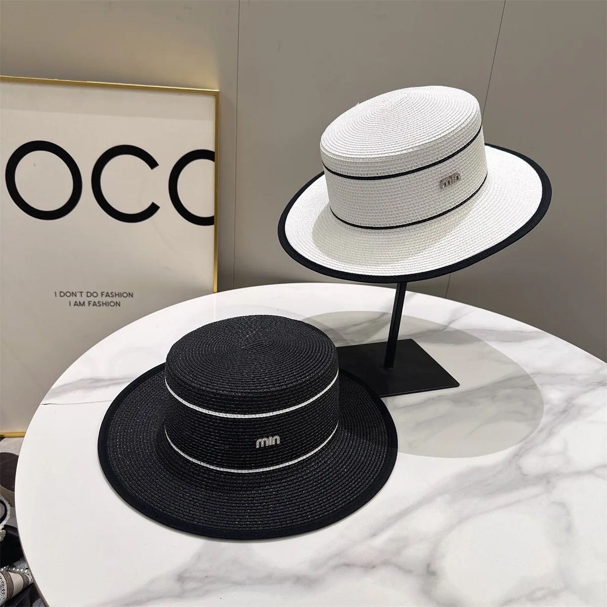 Straw hat summer flat-brimmed sun hat men's and women's fashion sunscreen hat women's straw woven face small flat-top sun hat
Straw hat summer flat-brimmed sun hat men's and women's fashion sunscreen hat women's straw woven face small flat-top sun hat