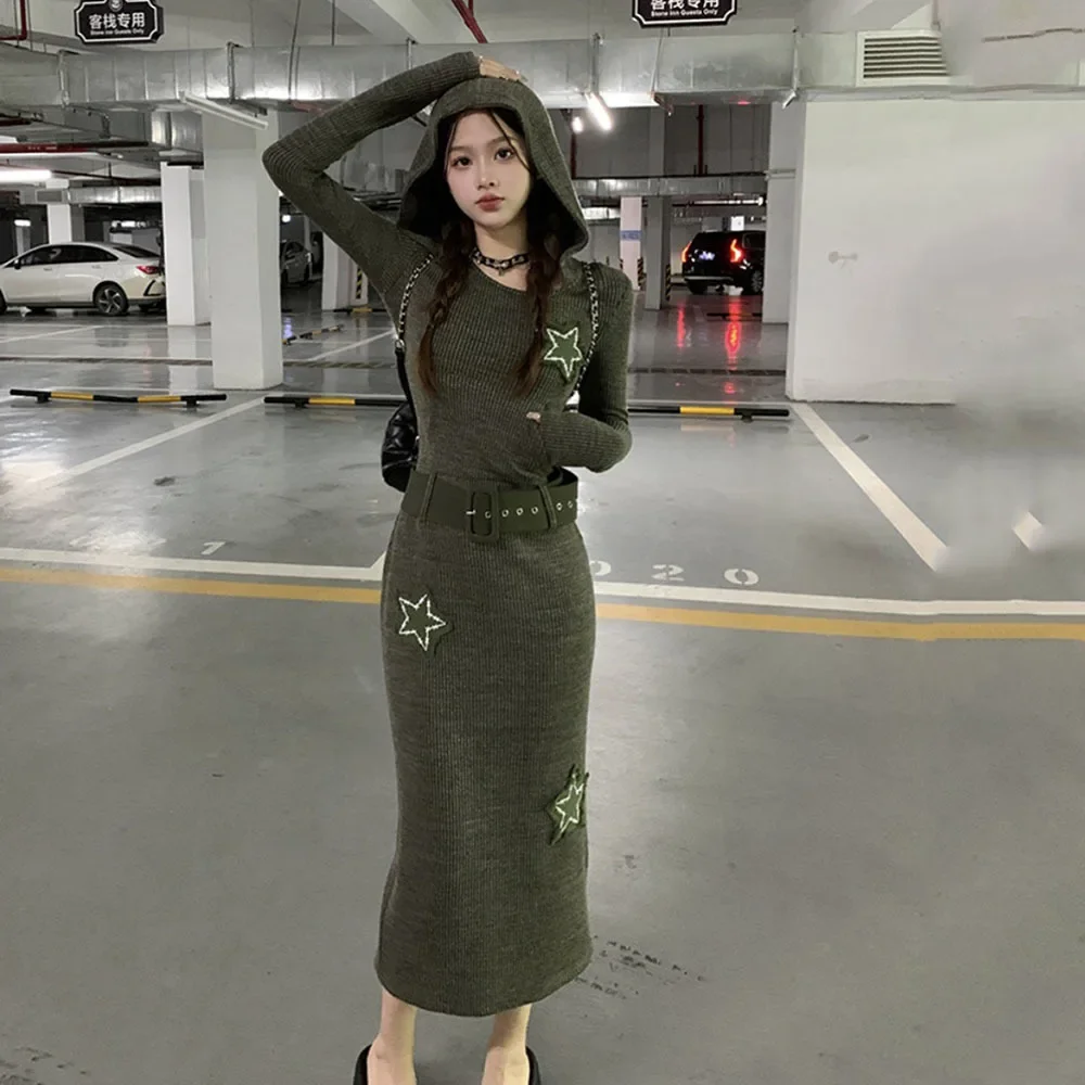 2024Autumn Vintage Hooded Knitted Dress Women Korean Fashion Party Sweater Dress Female Slim Star Star Elegant Mini/Long Dresses
2024Autumn Vintage Hooded Knitted Dress Women Korean Fashion Party Sweater Dress Female Slim Star Star Elegant Mini/Long Dresses