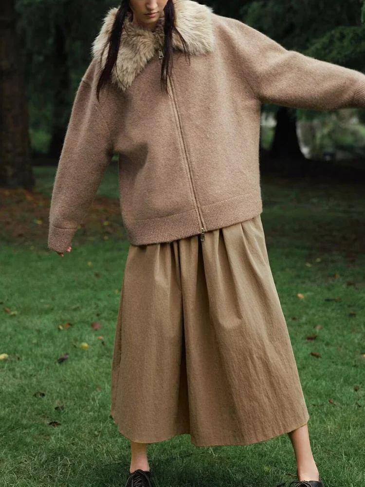 European and American style autumn new fashion trend simple women's faux fur lapel effect soft glutinous knitted zipper jacket
European and American style autumn new fashion trend simple women's faux fur lapel effect soft glutinous knitted zipper jacket