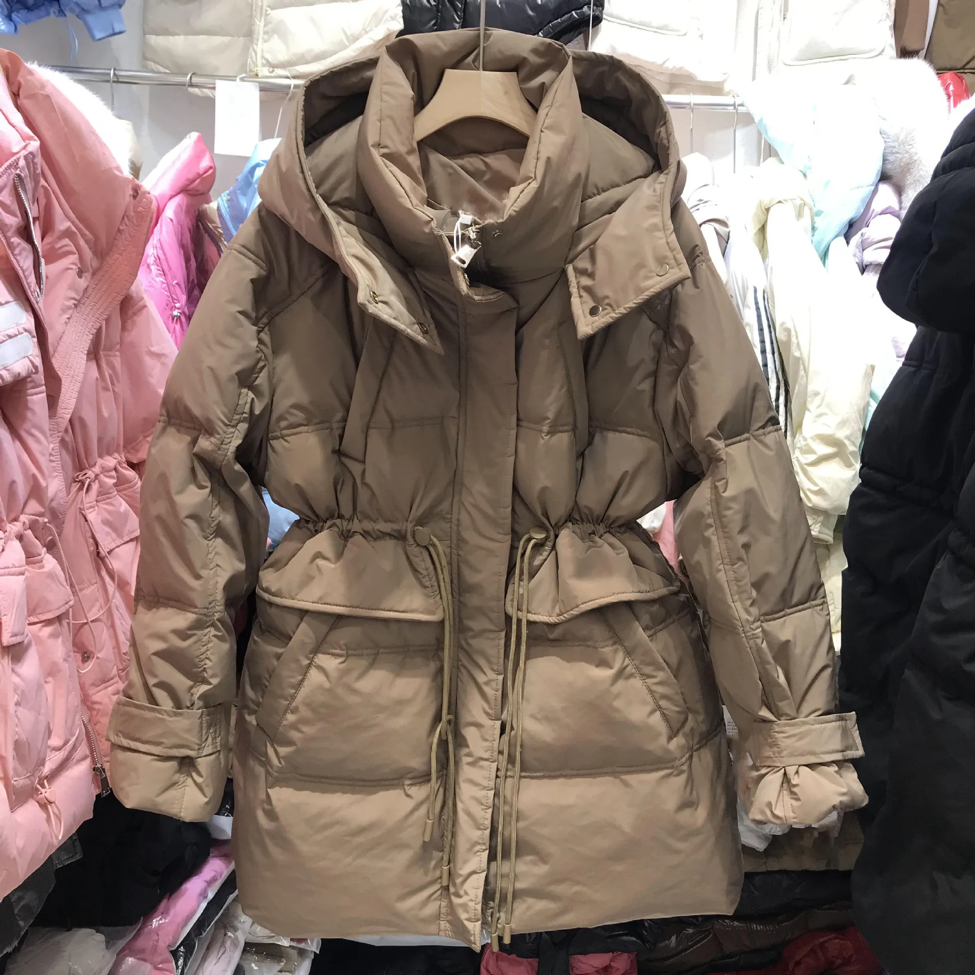 Women's Spring Winter Hooded Waist Cinching Drawstring Duck Down Coat Solid Color Casual Commute Quilted Jacket Long Sleeves
Women's Spring Winter Hooded Waist Cinching Drawstring Duck Down Coat Solid Color Casual Commute Quilted Jacket Long Sleeves