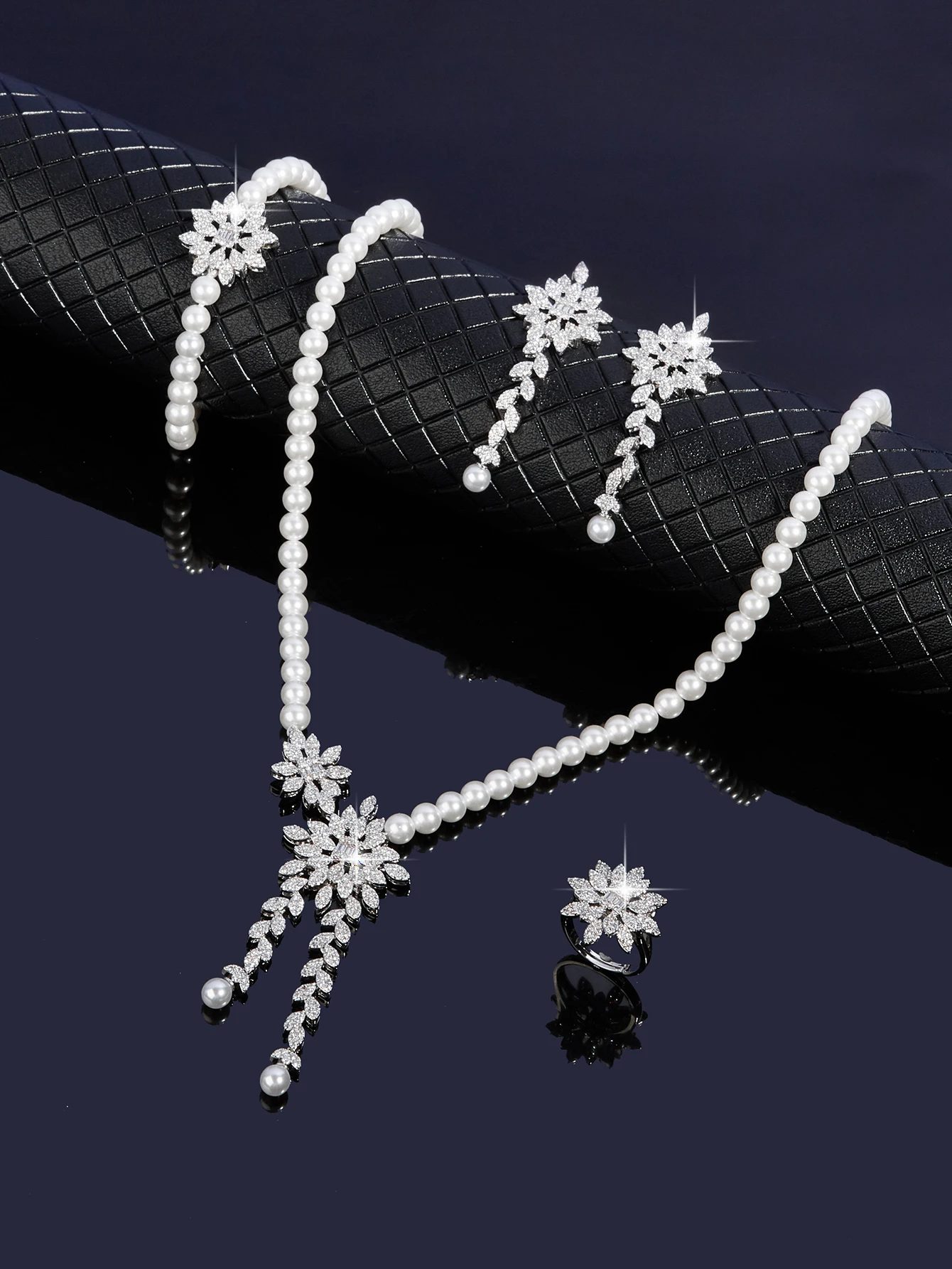 Hot Fashion Women Pearl Necklace Set High Quality Cubic Zirconia Bridal Wedding Jewellery Sets Necklace Ring Earrings Bracelet 
Hot Fashion Women Pearl Necklace Set High Quality Cubic Zirconia Bridal Wedding Jewellery Sets Necklace Ring Earrings Bracelet