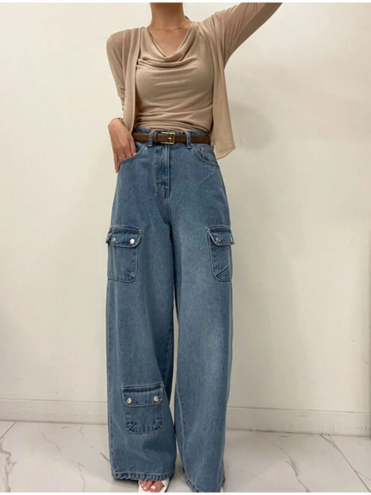 Retro Workwear Pants High Waist Wide Leg Jeans Women's Cool Spicy Design Loose Fitting Floor Length Slimming Long Trousers
Retro Workwear Pants High Waist Wide Leg Jeans Women's Cool Spicy Design Loose Fitting Floor Length Slimming Long Trousers