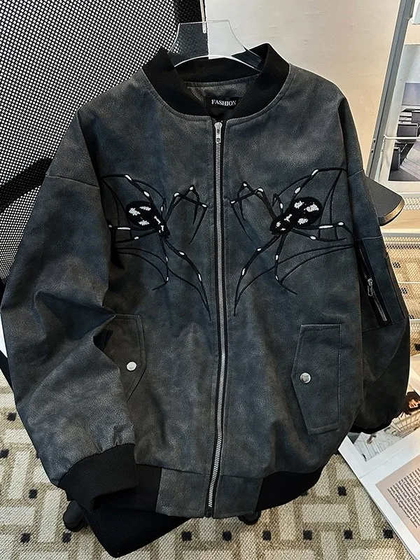 Мужская кожаная куртка-бомбер в стиле ретро с вышивкой в виде паука, свободного кроя, с воротником-стойкой, в стиле пилота, для активного отдыха
Мужская кожаная куртка-бомбер в стиле ретро с вышивкой в виде паука, свободного кроя, с воротником-стойкой, в стиле пилота, для активного отдыха