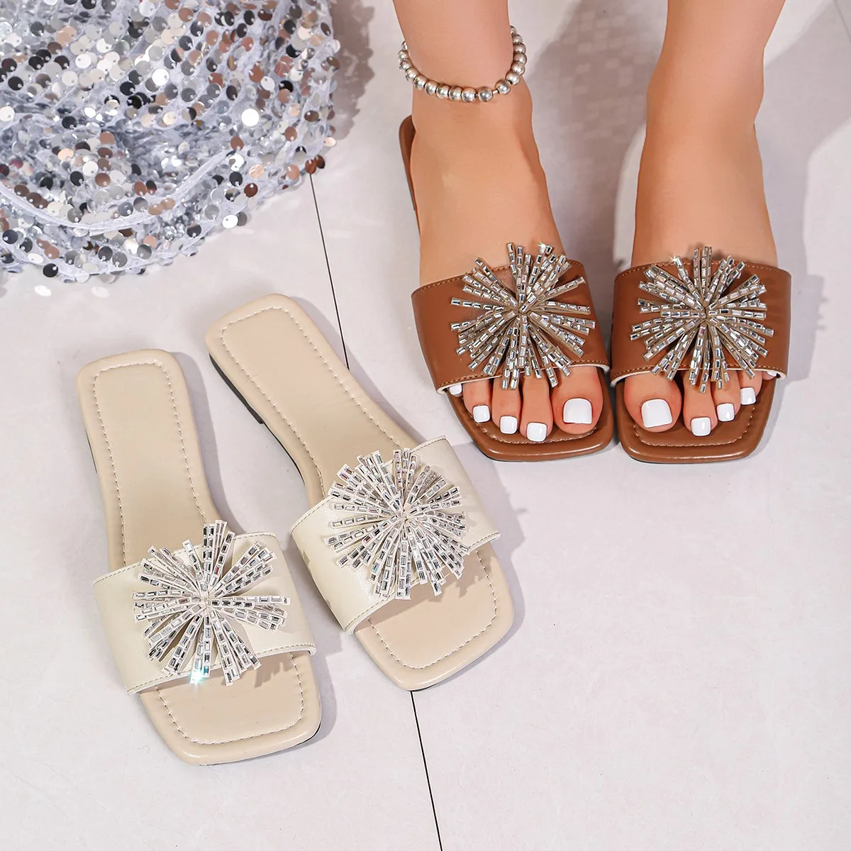 Summer Elegant Square Toe Sexy Low Heel Casual Slippers Fashionable Best Selling New Comfortable Beach Plus Size Women's Shoes
Summer Elegant Square Toe Sexy Low Heel Casual Slippers Fashionable Best Selling New Comfortable Beach Plus Size Women's Shoes