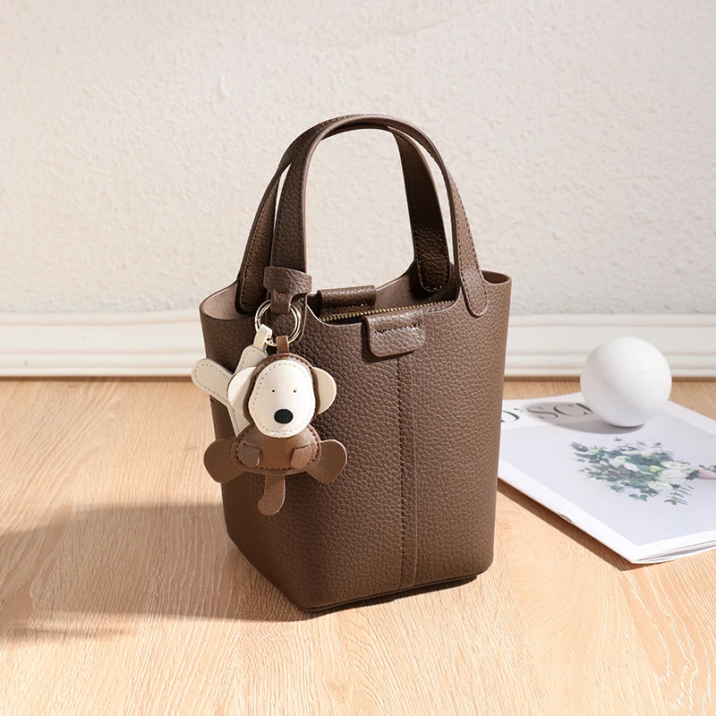 Women's Cow Genuine Leather Shoulder Bag Female High Quality Luxury Designer Handbags Ladies Cowhide Bucket Tote Crossbody Bags
Women's Cow Genuine Leather Shoulder Bag Female High Quality Luxury Designer Handbags Ladies Cowhide Bucket Tote Crossbody Bags