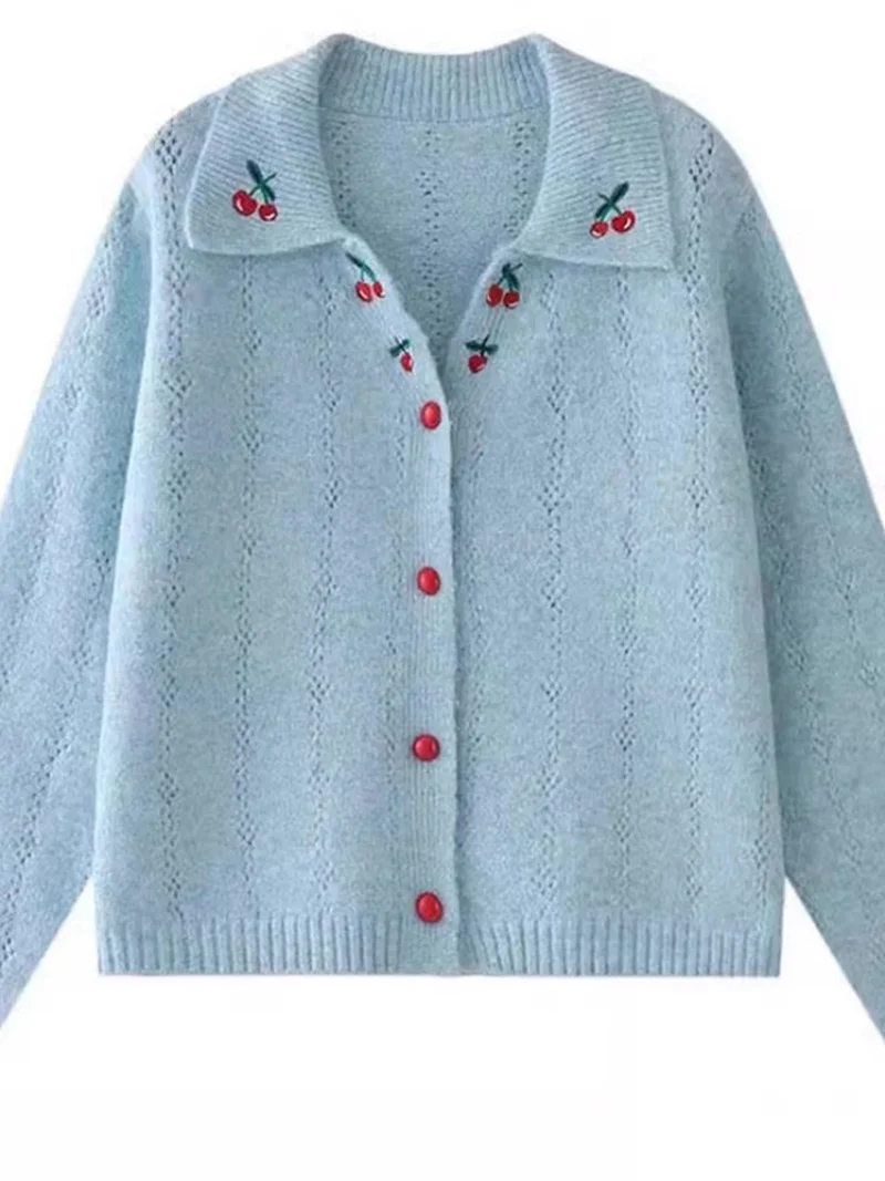 Французский нежный стиль, вышитый вишневый кардиган с лацканами, свитер для женщин, весенне-осенняя синяя мягкая вязаная куртка w1804
Французский нежный стиль, вышитый вишневый кардиган с лацканами, свитер для женщин, весенне-осенняя синяя мягкая вязаная куртка w1804