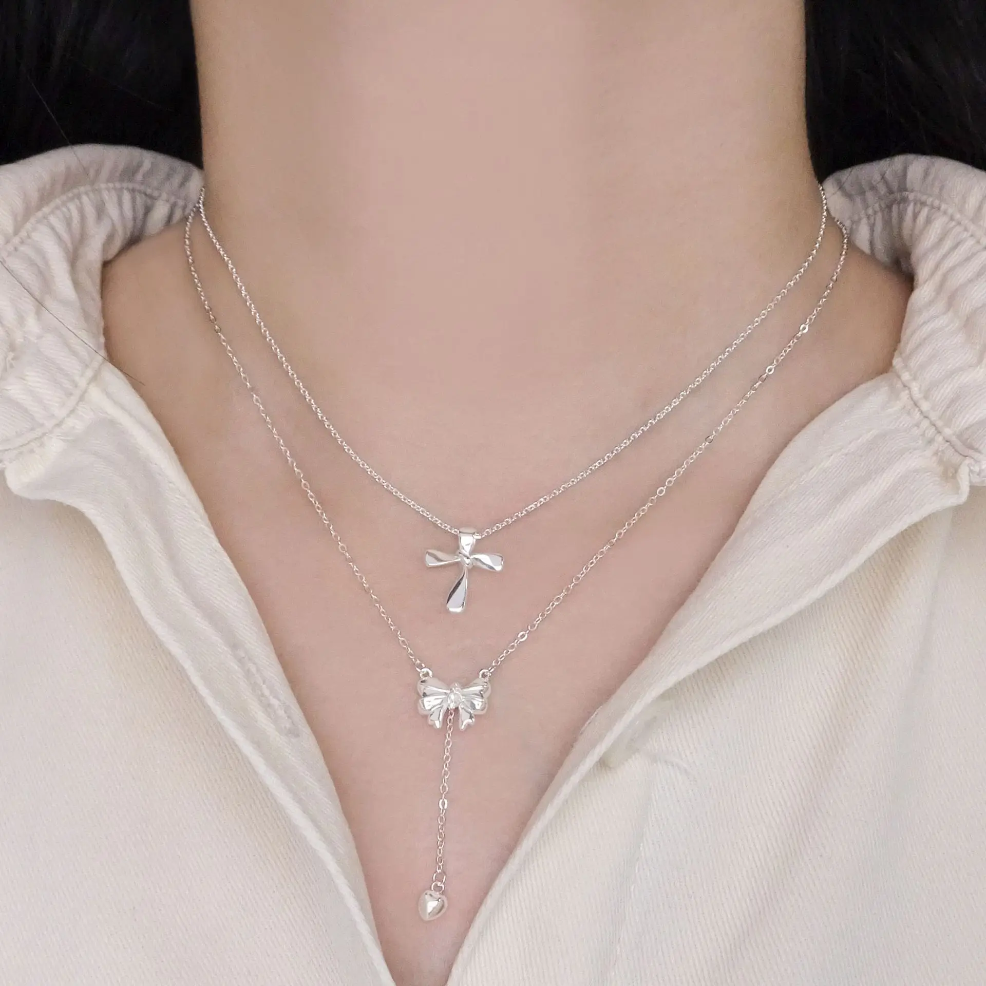 Twisted necklace Sterling Silver, gold-plated INS style pendant and O-chain, a gift for girlfriends.
Twisted necklace Sterling Silver, gold-plated INS style pendant and O-chain, a gift for girlfriends.