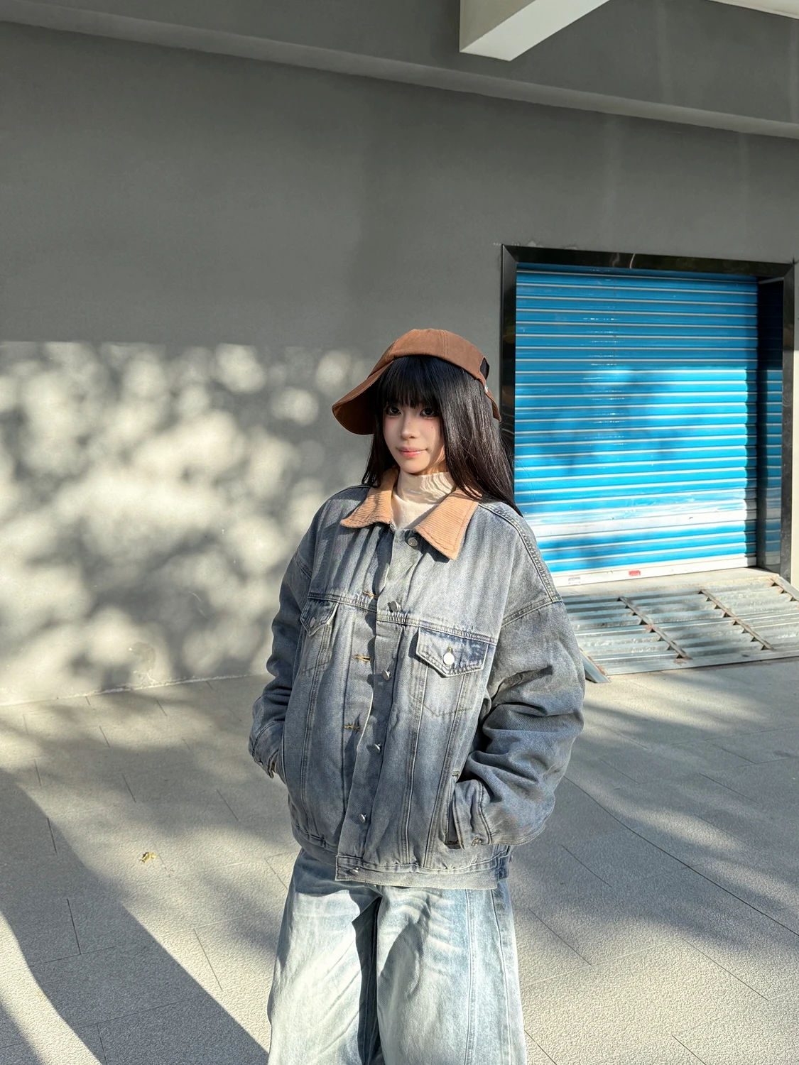 Retro Distred Blue Denim Cotton Jaet Women's Winter Loose Thiened Patchwork Corduroy Jaet Cotton Polyester Filled
Retro Distred Blue Denim Cotton Jaet Women's Winter Loose Thiened Patchwork Corduroy Jaet Cotton Polyester Filled