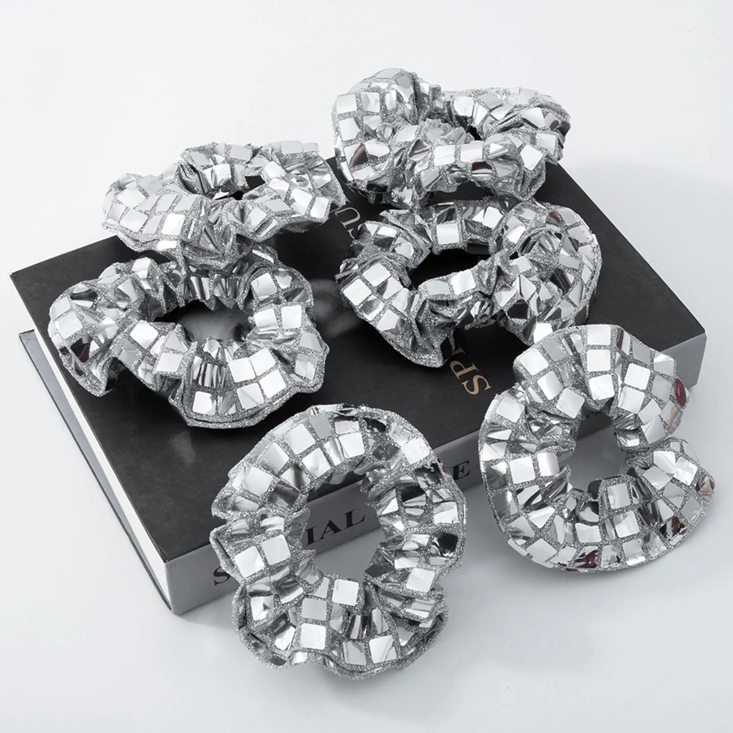 Creative Silver Hair Ring Sequin High Ponytail Headband For Women Vintage Hair Scrunchies Glitter Hair Ties Hair Accessoories
Creative Silver Hair Ring Sequin High Ponytail Headband For Women Vintage Hair Scrunchies Glitter Hair Ties Hair Accessoories