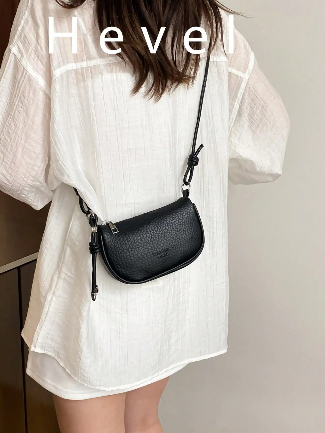 Hevel Litchi Texture Mini Handbag, Women's New Fashion Compact Daily Crossbody Bag, Small Wallet, Black Bag, Women's Crossbody Bag
Hevel Litchi Texture Mini Handbag, Women's New Fashion Compact Daily Crossbody Bag, Small Wallet, Black Bag, Women's Crossbody Bag