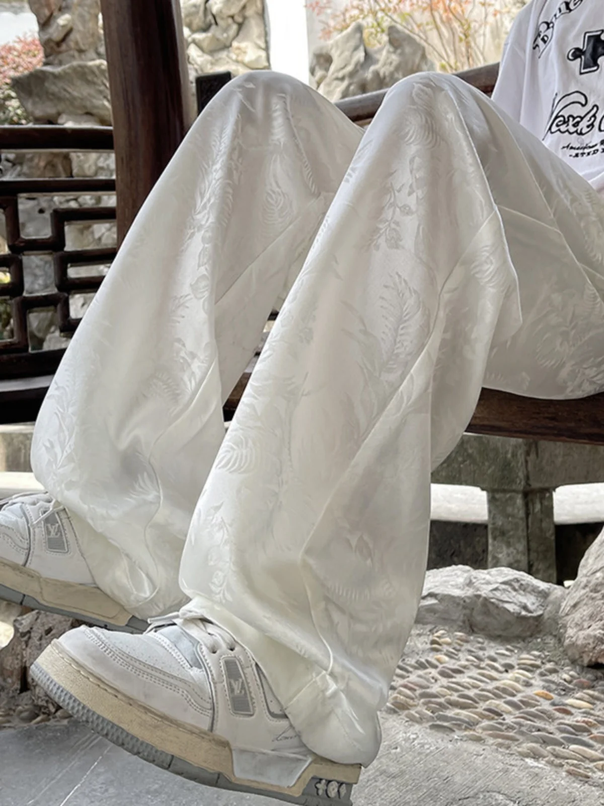 Легкие в уходе мужские летние тонкие дышащие брюки из ледяного шелка, свободные повседневные, с эффектом тонкой текстуры, новый китайский стиль, модные, для молодежи
Легкие в уходе мужские летние тонкие дышащие брюки из ледяного шелка, свободные повседневные, с эффектом тонкой текстуры, новый китайский стиль, модные, для молодежи