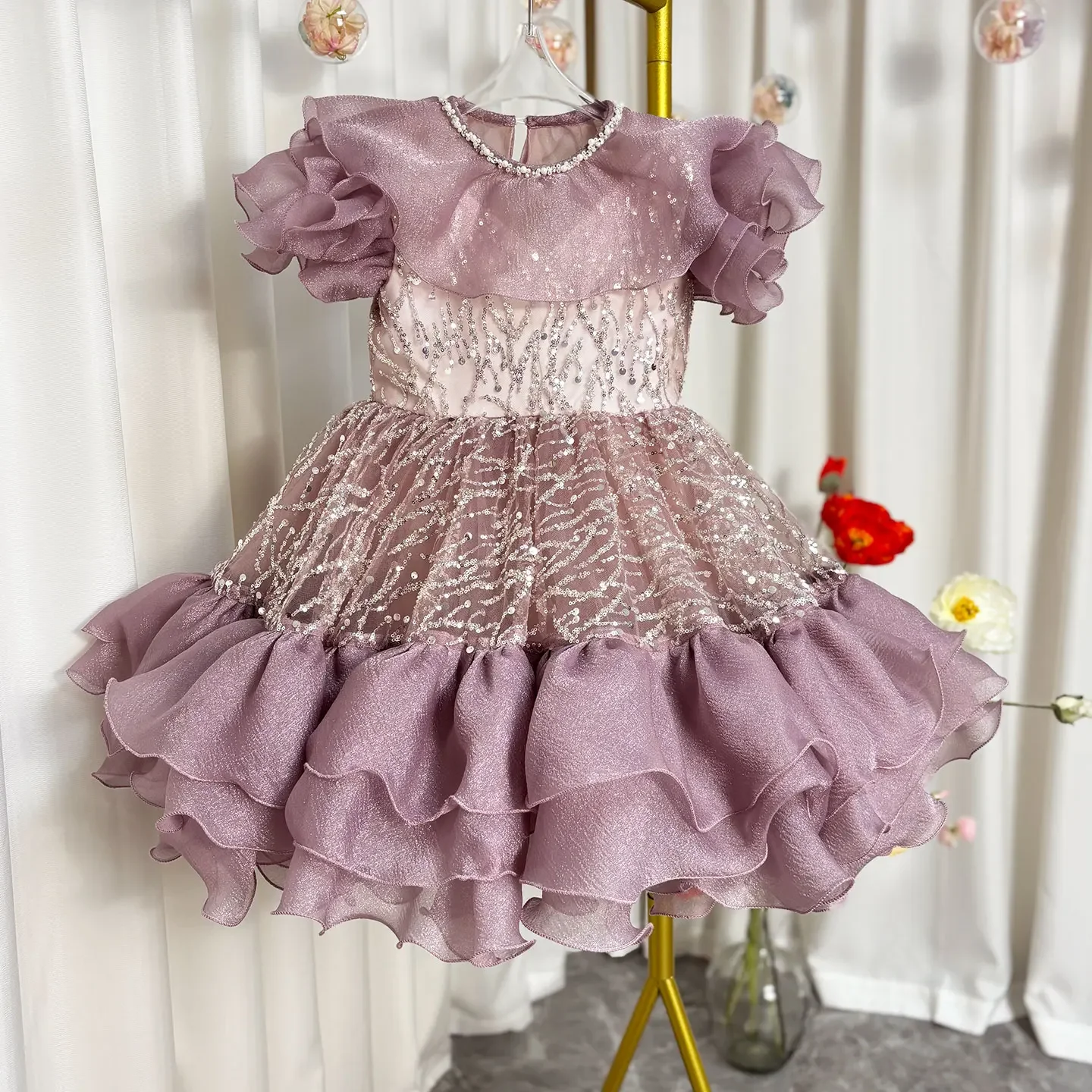 Custom Elegant Purple Puffy Sleeve Flower Girl Dress Knee Length Lace Princess Baby Wedding Birthday Party Holiday Gownفساتين ب
Custom Elegant Purple Puffy Sleeve Flower Girl Dress Knee Length Lace Princess Baby Wedding Birthday Party Holiday Gownفساتين ب