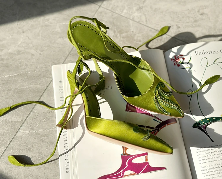 Green Satin Embroidery Sandals Spring Leaf Decor Stiletto Heels Lace Up Fashion Women Elegant Dress Party Shoes Shallow Shoes
Green Satin Embroidery Sandals Spring Leaf Decor Stiletto Heels Lace Up Fashion Women Elegant Dress Party Shoes Shallow Shoes