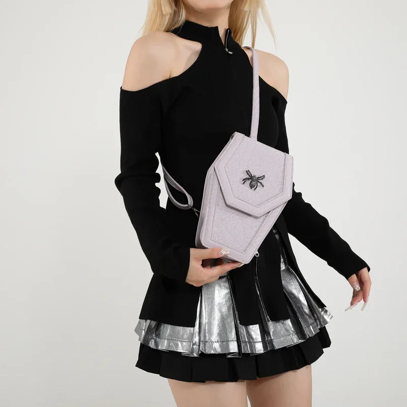 Retro Gothic Shoulder Bag Halloween Novelty Crossbody Bags PU Leather Women's Cell Phone Bag Coffin Cosplay Cosmetic Clutch Bag
Retro Gothic Shoulder Bag Halloween Novelty Crossbody Bags PU Leather Women's Cell Phone Bag Coffin Cosplay Cosmetic Clutch Bag