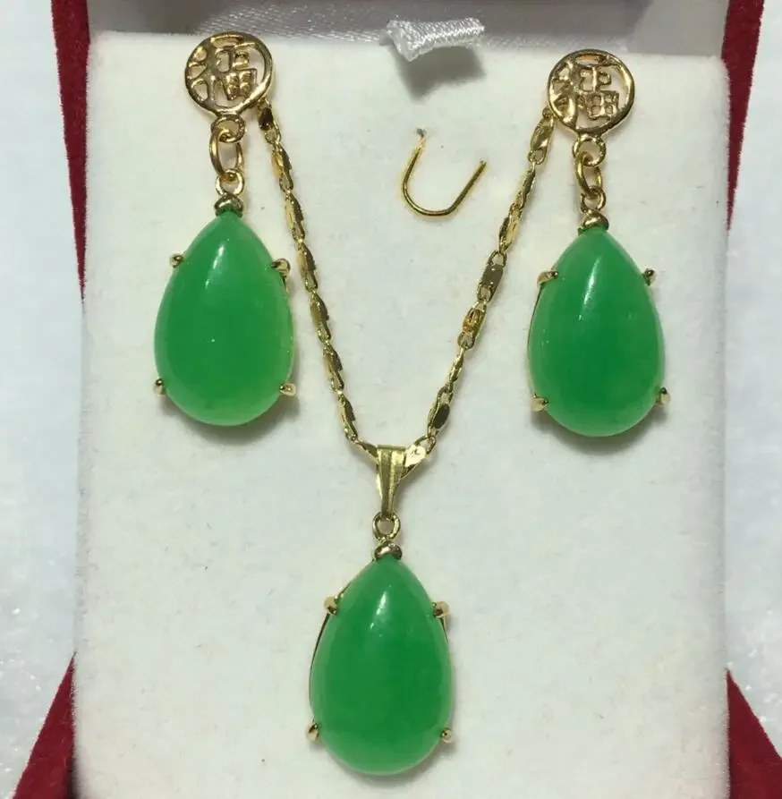 wholesale noble new jewelry 12*16mm green Natural jade earring & chain pendant jewelry set
wholesale noble new jewelry 12*16mm green Natural jade earring & chain pendant jewelry set