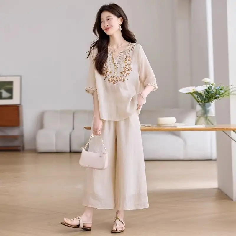 Summer New V-neck Cotton Linen Embroidery Set Wide-leg Pants Two-piece Suit European Style plus Size Women's Shirt Commute Style
Summer New V-neck Cotton Linen Embroidery Set Wide-leg Pants Two-piece Suit European Style plus Size Women's Shirt Commute Style