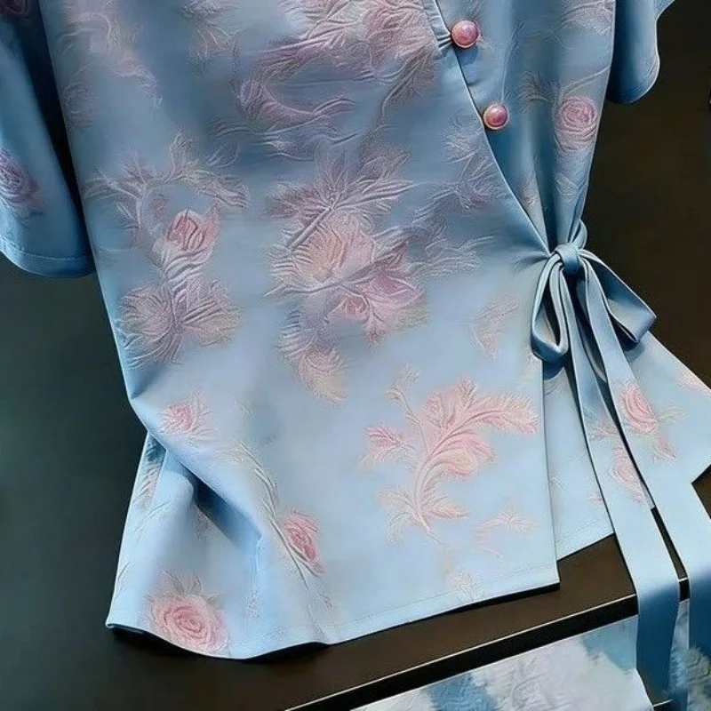 2026 A New Summer Style of Chinese-style Women's Short-sleeved Shirt with Buttons and LACES Elegant and Retro Women’s Wear Style
2026 A New Summer Style of Chinese-style Women's Short-sleeved Shirt with Buttons and LACES Elegant and Retro Women’s Wear Style