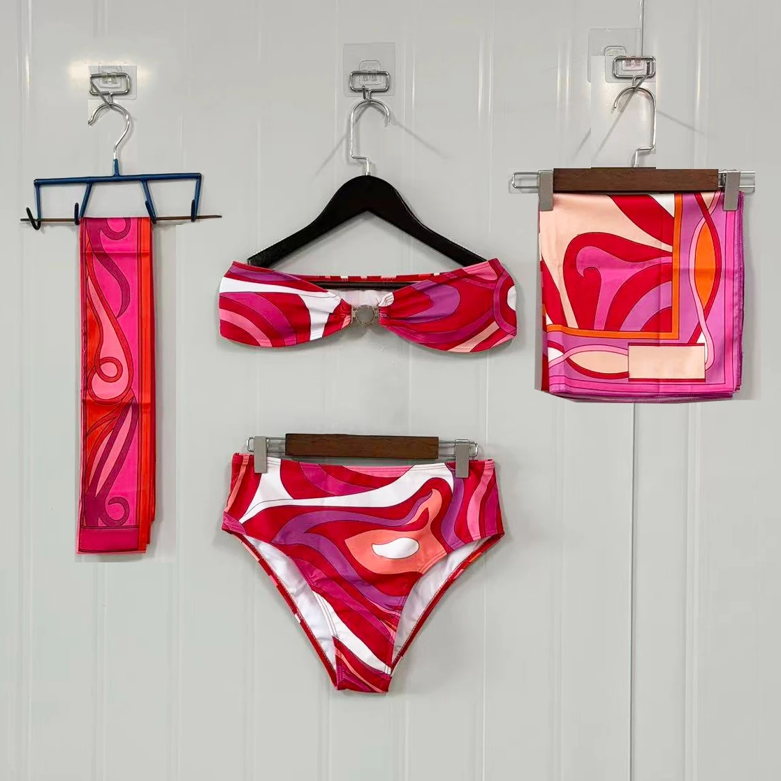 Classic Women's Red Ribbon Scarf Strapless Bikini Sets with Designer Signature Letter Logo Luxury Design Women's Two-Piece Suits
Classic Women's Red Ribbon Scarf Strapless Bikini Sets with Designer Signature Letter Logo Luxury Design Women's Two-Piece Suits