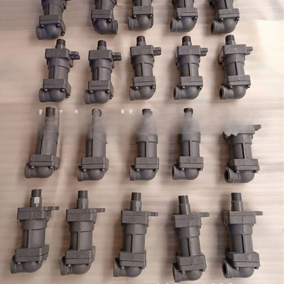 D-type cast iron one-way high-speed hot water tire forming machine special rotary joint D50 high temperature steam rotary joint
D-type cast iron one-way high-speed hot water tire forming machine special rotary joint D50 high temperature steam rotary joint