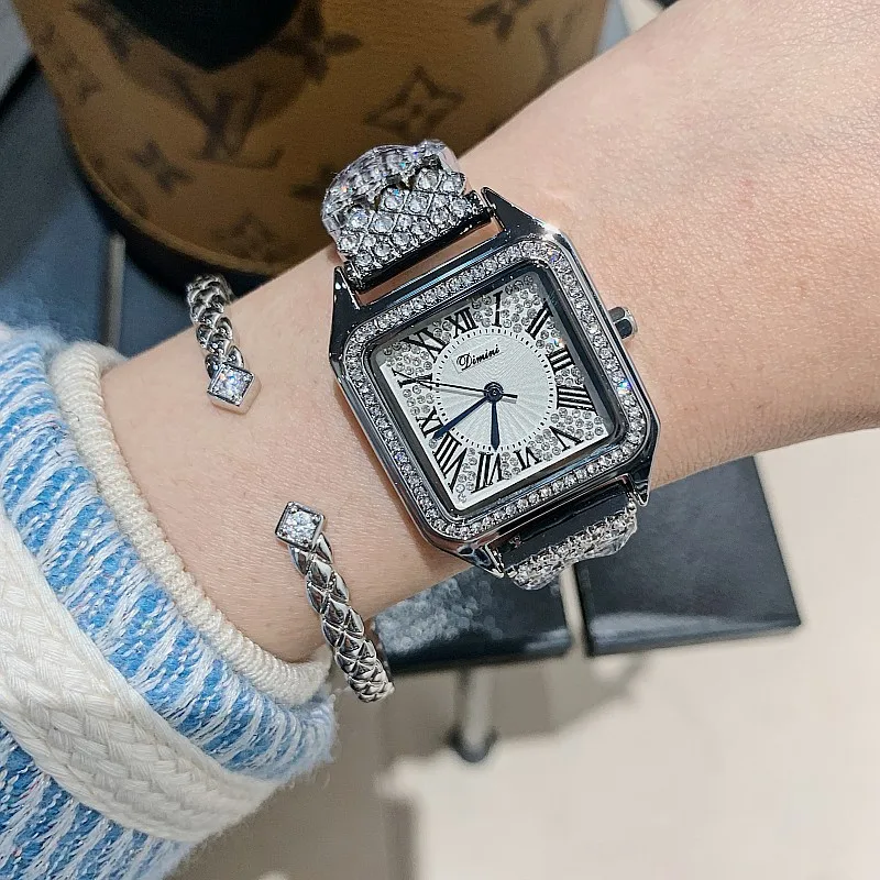 Fashion Women's Watch Roman Scale Full Diamond Square Dial Diamond Bracelet Women's Watch
Fashion Women's Watch Roman Scale Full Diamond Square Dial Diamond Bracelet Women's Watch