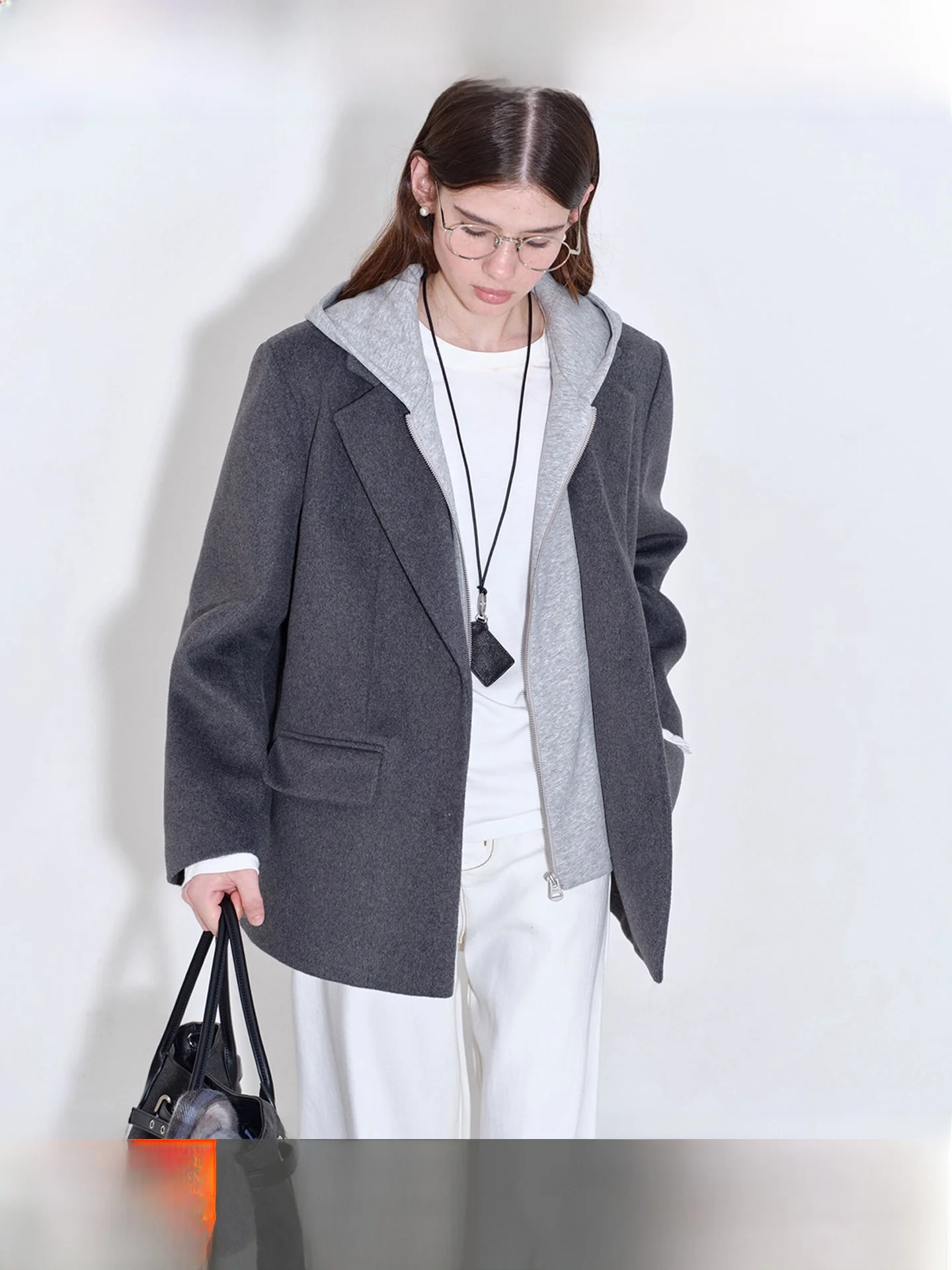 Fano Повседневная шерстяная толстовка с капюшоном Jaet, женский костюм, верхняя одежда, ложная двухсекционная подставка, подходит для поездок на работу, Long Sve
Fano Повседневная шерстяная толстовка с капюшоном Jaet, женский костюм, верхняя одежда, ложная двухсекционная подставка, подходит для поездок на работу, Long Sve