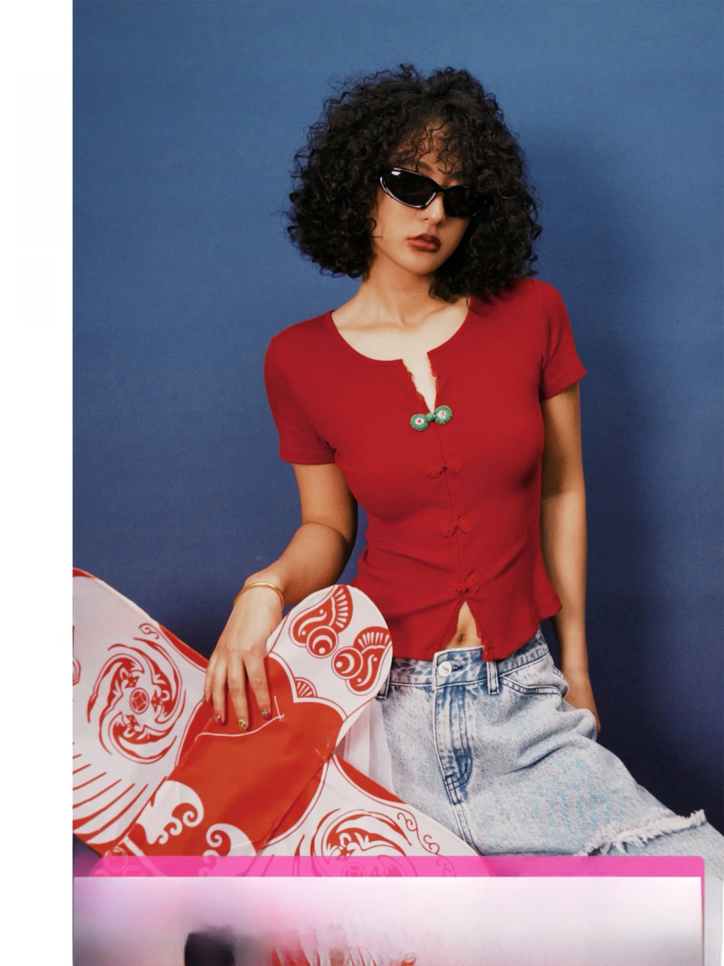 New Chinese Style Short Sleeve T-Shirt Women's Slim Fit Short Length Button up Top Cotton Casual Wear Summer Fashion
New Chinese Style Short Sleeve T-Shirt Women's Slim Fit Short Length Button up Top Cotton Casual Wear Summer Fashion