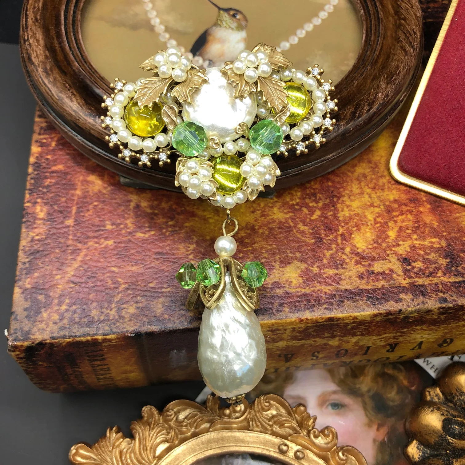 hand-woven pearl brooch medieval retro style versatile water drop pendant jewelry
hand-woven pearl brooch medieval retro style versatile water drop pendant jewelry