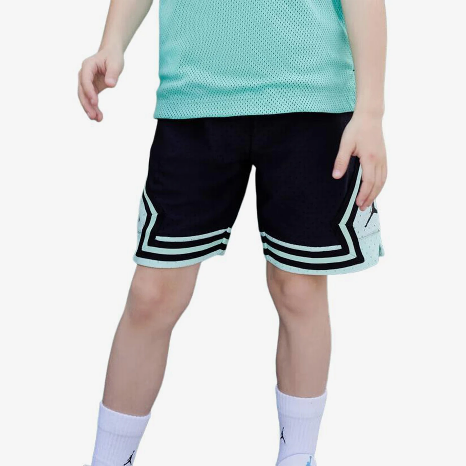 Дышащие трикотажные шорты свободного кроя для мальчиков Nike Authentic JORDAN FV2857-011
Дышащие трикотажные шорты свободного кроя для мальчиков Nike Authentic JORDAN FV2857-011