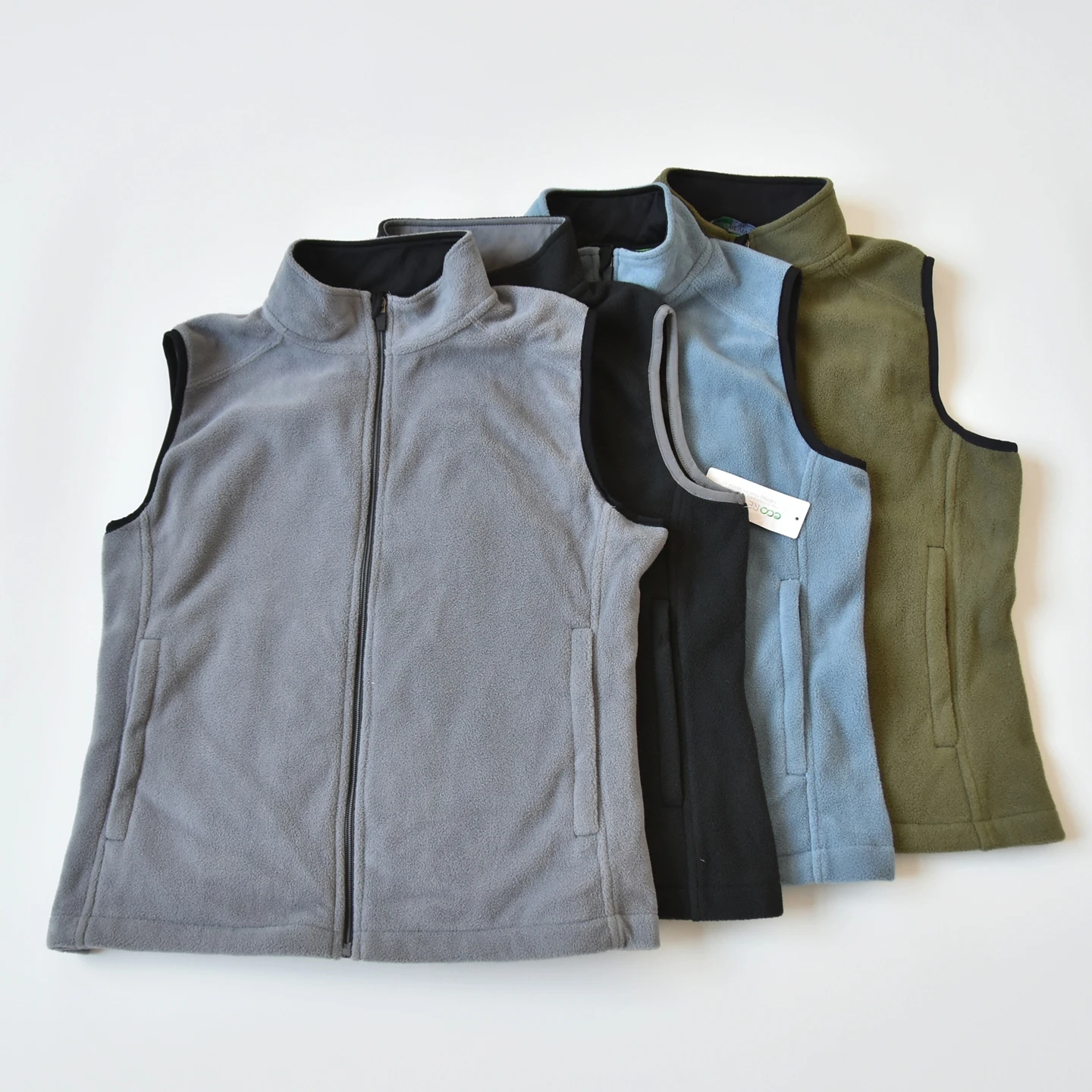 Женский утепленный жилет с воротником-стойкой, теплый базовый слой, топ-майка для осени и зимы, для поездок на работу, из полиэстера.
Женский утепленный жилет с воротником-стойкой, теплый базовый слой, топ-майка для осени и зимы, для поездок на работу, из полиэстера.