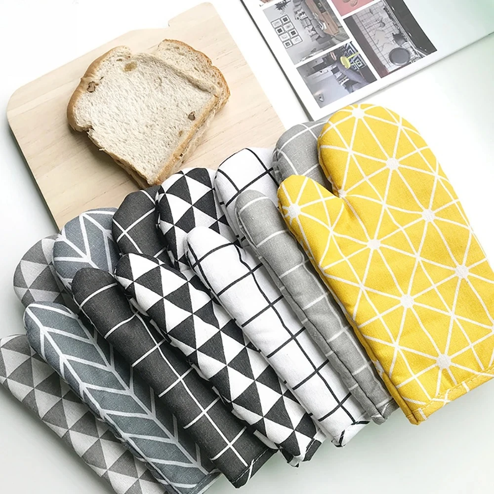 Kitchen Potholders Pad Stove Oven Gloves Set Mitts Heat Resistant Thermal Anti-heat Take Hot Pot Cooking Insulation Gloves
Kitchen Potholders Pad Stove Oven Gloves Set Mitts Heat Resistant Thermal Anti-heat Take Hot Pot Cooking Insulation Gloves