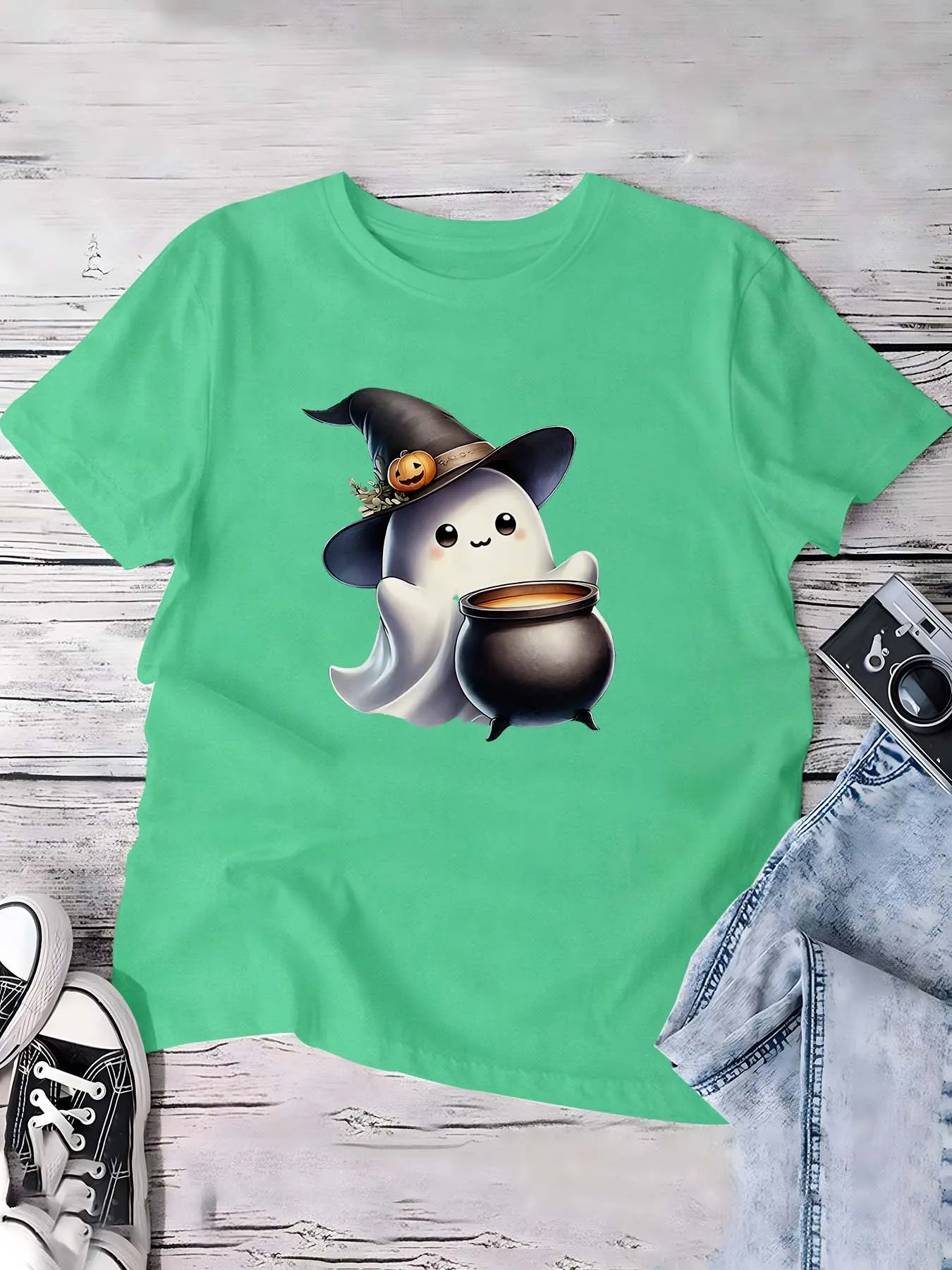 Милый наряд ведьмы-призрака на Хэллоуин больших размеров с котел и тыквенными акцентами для игривого жуткого модного эффекта
Милый наряд ведьмы-призрака на Хэллоуин больших размеров с котел и тыквенными акцентами для игривого жуткого модного эффекта