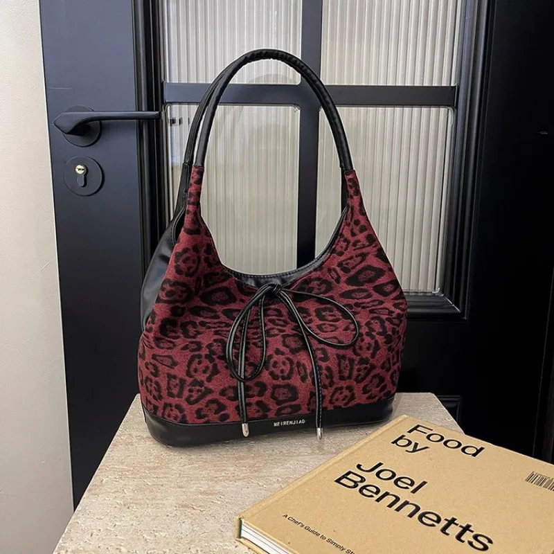 Luxury Classic Diaper Bag Women Crossbody Messenger Bag High-End Designer Handbag Elegant Leather Large Capacity Tote Bag
Luxury Classic Diaper Bag Women Crossbody Messenger Bag High-End Designer Handbag Elegant Leather Large Capacity Tote Bag