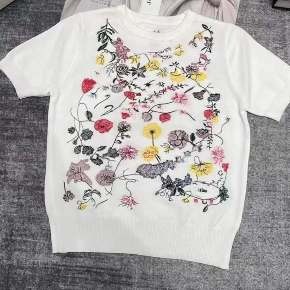 2024 Spring/Summer Flower Embroidered Short sleeved Knitwear Loose Top women
2024 Spring/Summer Flower Embroidered Short sleeved Knitwear Loose Top women
