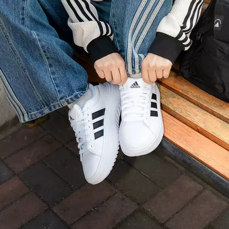 Adidas IE1092 Ladies Thick Bottom Trainers White Black Color Matching Soft Fit Lightweight EVA Outsole Fashion Skate Sneakers
Adidas IE1092 Ladies Thick Bottom Trainers White Black Color Matching Soft Fit Lightweight EVA Outsole Fashion Skate Sneakers