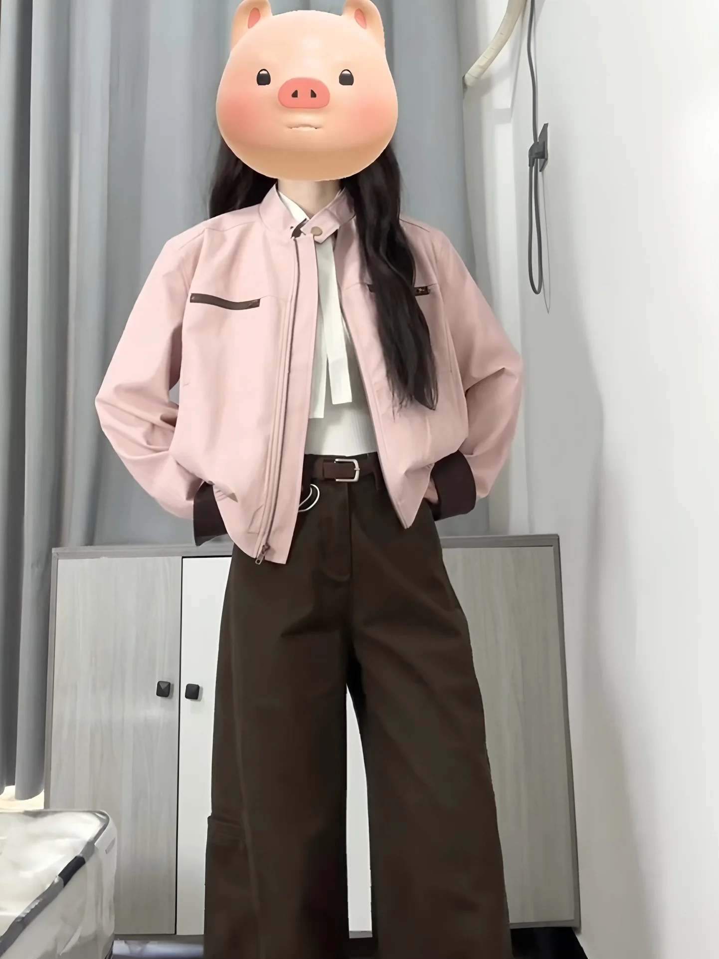 Стильная повседневная розовая кожаная куртка-косуха для женщин: новая осенняя коллекция, уникальная, очень красивая, свободного кроя, на молнии, с длинными рукавами, ветрозащитная
Стильная повседневная розовая кожаная куртка-косуха для женщин: новая осенняя коллекция, уникальная, очень красивая, свободного кроя, на молнии, с длинными рукавами, ветрозащитная