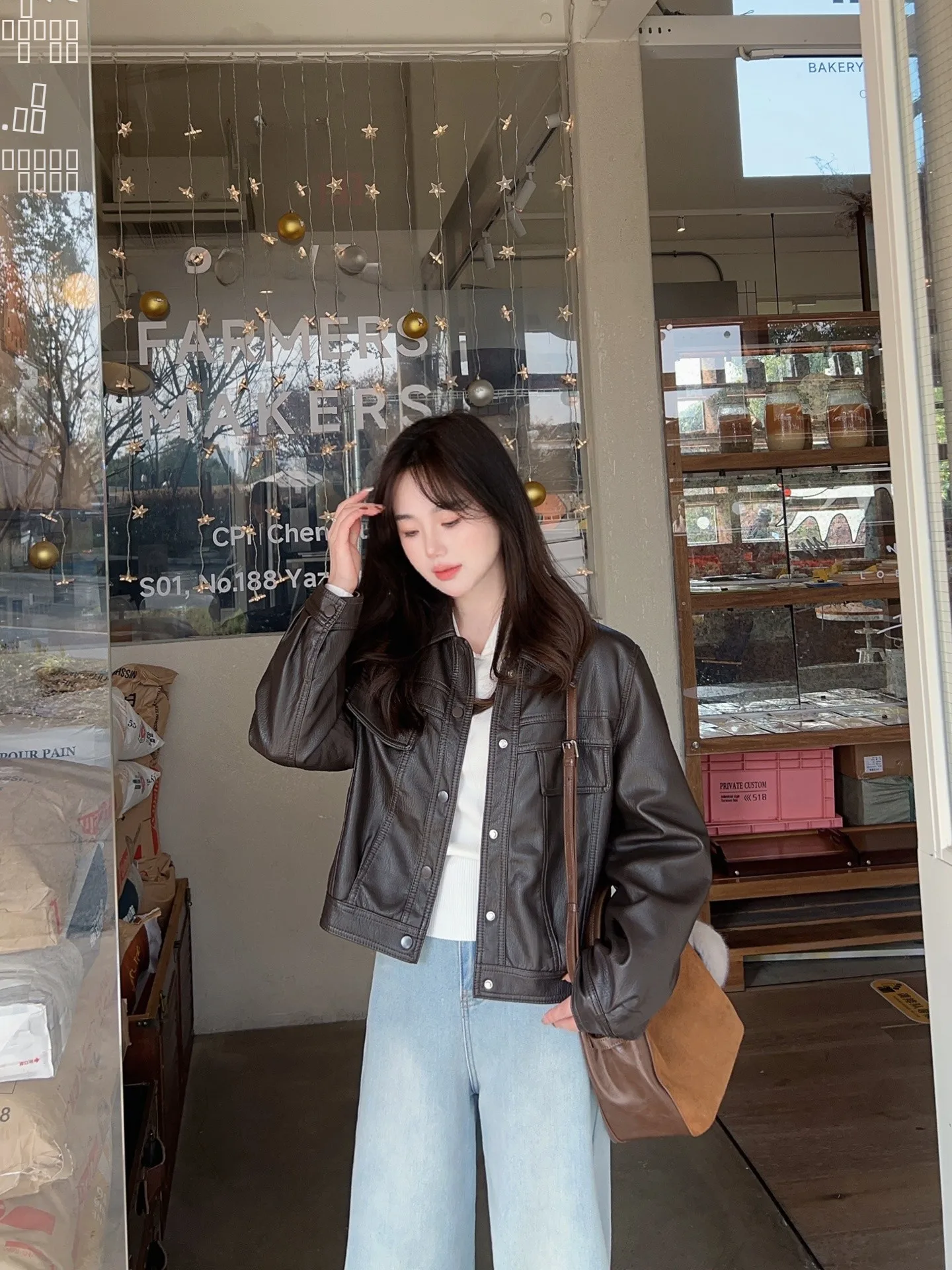 Женское утепленное пальто больших размеров с флисовой подкладкой, повседневное, приталенное, с длинными рукавами, для зимы, с эффектом похудения
Женское утепленное пальто больших размеров с флисовой подкладкой, повседневное, приталенное, с длинными рукавами, для зимы, с эффектом похудения