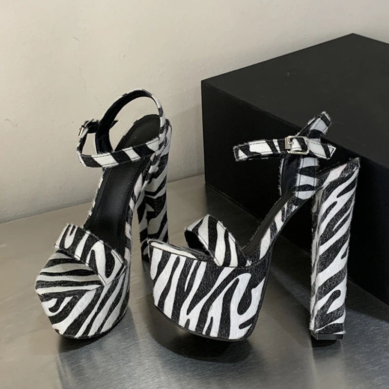Women's Shoes New Fashion Zebra Stripe Furry Platform Sandals for Women Sexy Thick Bottom Open Toe Super High Heels Dance Shoes
Women's Shoes New Fashion Zebra Stripe Furry Platform Sandals for Women Sexy Thick Bottom Open Toe Super High Heels Dance Shoes